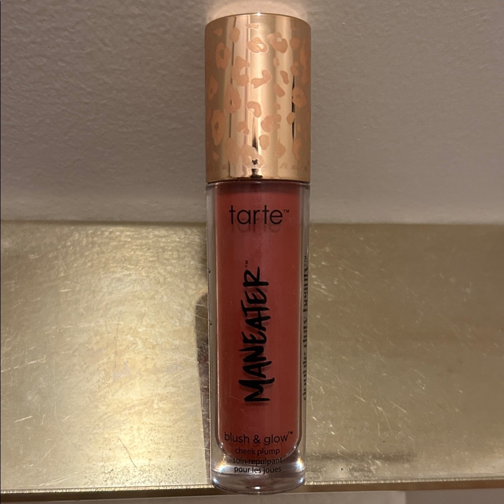 Tarte Maneater blush & glow 
Color: Berry 
Never used